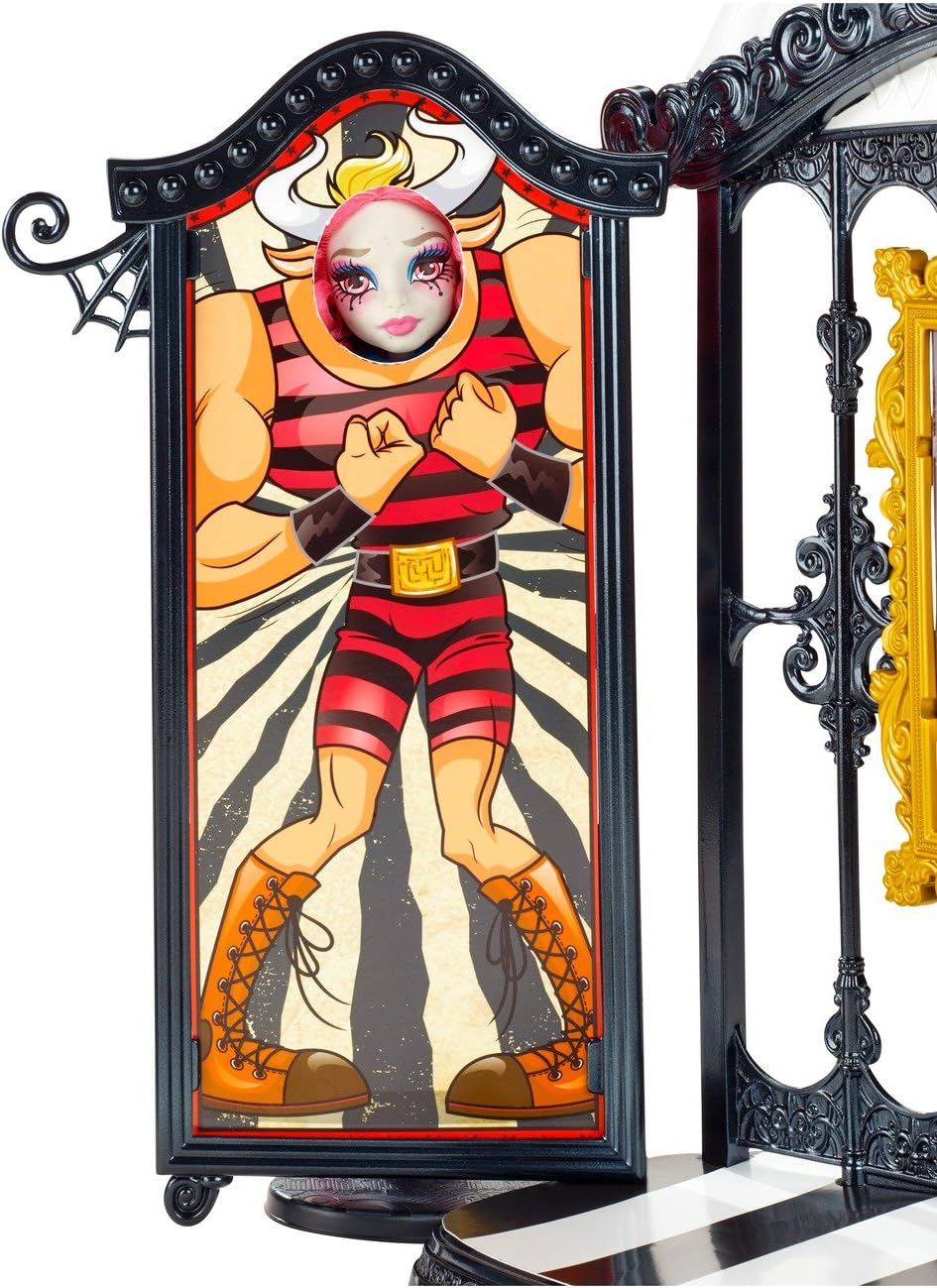 Monster High Freak du Chic Funhouse and Rochelle Goyle Doll Playset - Image 4